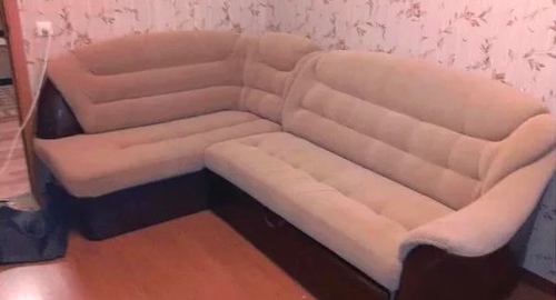 Перетяжка углового дивана. Новоалтайск