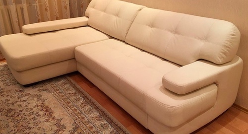 Обивка углового дивана.  Новоалтайск